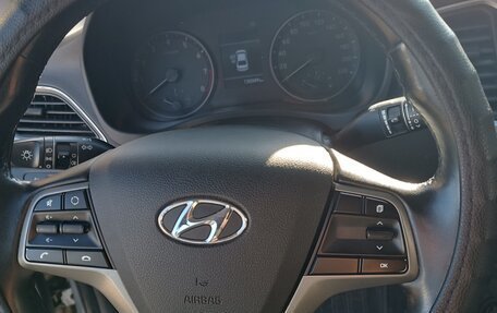 Hyundai Solaris II рестайлинг, 2017 год, 990 000 рублей, 4 фотография