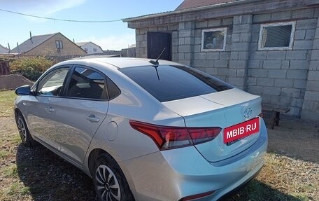 Hyundai Solaris II рестайлинг, 2017 год, 990 000 рублей, 9 фотография