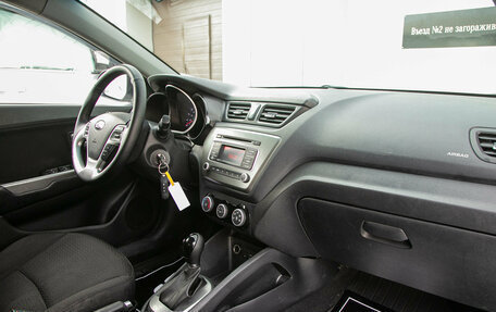 KIA Rio III рестайлинг, 2016 год, 979 000 рублей, 19 фотография