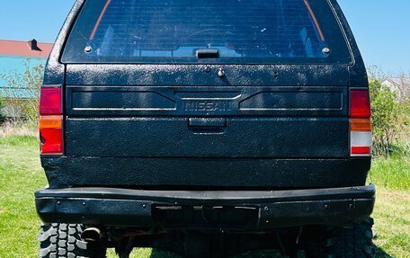 Nissan Terrano II рестайлинг, 1990 год, 850 000 рублей, 3 фотография
