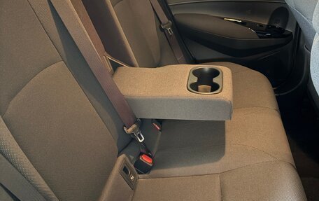 Toyota Corolla, 2021 год, 2 100 000 рублей, 13 фотография