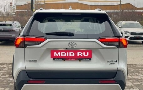 Toyota RAV4, 2025 год, 3 990 000 рублей, 6 фотография