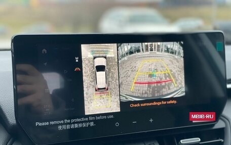 Toyota RAV4, 2025 год, 3 990 000 рублей, 16 фотография