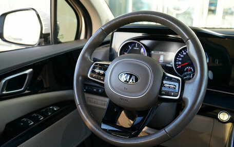 KIA Carnival, 2021 год, 3 940 000 рублей, 20 фотография