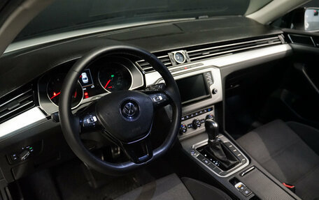 Volkswagen Passat B8 рестайлинг, 2016 год, 1 897 000 рублей, 11 фотография