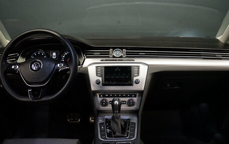 Volkswagen Passat B8 рестайлинг, 2016 год, 1 897 000 рублей, 20 фотография