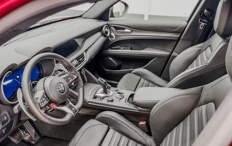 Alfa Romeo Stelvio, 2025 год, 13 200 000 рублей, 14 фотография