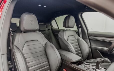 Alfa Romeo Stelvio, 2025 год, 13 200 000 рублей, 16 фотография