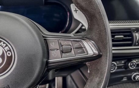 Alfa Romeo Stelvio, 2025 год, 13 200 000 рублей, 21 фотография