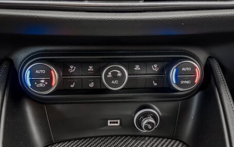 Alfa Romeo Stelvio, 2025 год, 13 200 000 рублей, 29 фотография