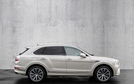 Bentley Bentayga I, 2025 год, 36 500 000 рублей, 2 фотография