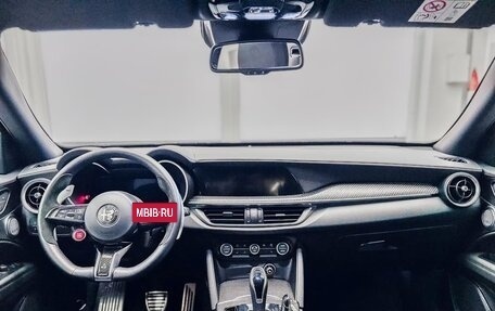 Alfa Romeo Stelvio, 2025 год, 13 200 000 рублей, 22 фотография