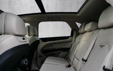 Bentley Bentayga I, 2025 год, 36 500 000 рублей, 12 фотография