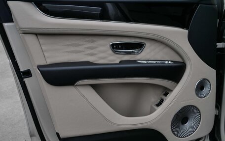 Bentley Bentayga I, 2025 год, 36 500 000 рублей, 28 фотография