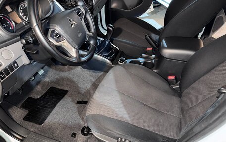 Mitsubishi L200 IV рестайлинг, 2018 год, 2 600 000 рублей, 11 фотография