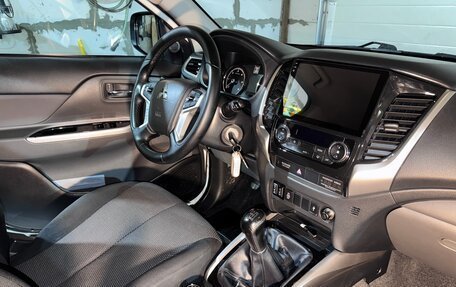 Mitsubishi L200 IV рестайлинг, 2018 год, 2 600 000 рублей, 26 фотография