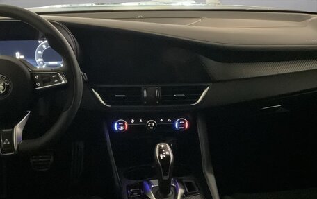 Alfa Romeo Giulia II, 2025 год, 15 700 000 рублей, 10 фотография