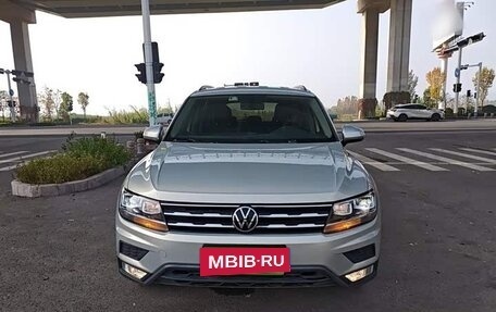 Volkswagen Tiguan II, 2021 год, 1 510 000 рублей, 2 фотография
