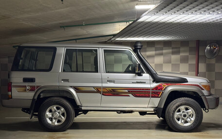 Toyota Land Cruiser 70, 2016 год, 9 300 000 рублей, 3 фотография