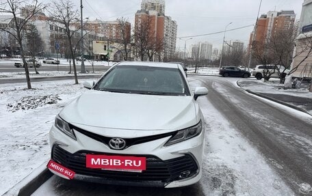 Toyota Camry, 2021 год, 3 330 000 рублей, 3 фотография