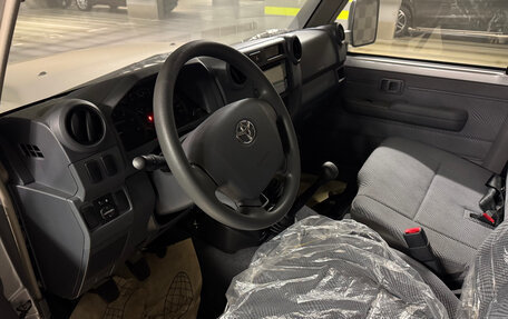 Toyota Land Cruiser 70, 2016 год, 9 300 000 рублей, 8 фотография