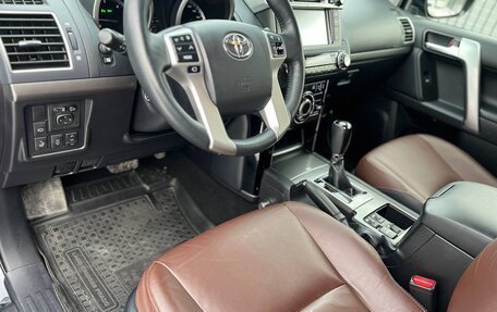 Toyota Land Cruiser Prado 150 рестайлинг 2, 2016 год, 4 950 000 рублей, 11 фотография