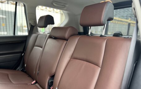 Toyota Land Cruiser Prado 150 рестайлинг 2, 2016 год, 4 950 000 рублей, 19 фотография