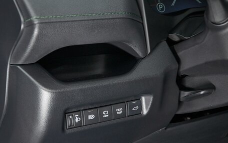 Toyota RAV4, 2025 год, 4 299 000 рублей, 12 фотография