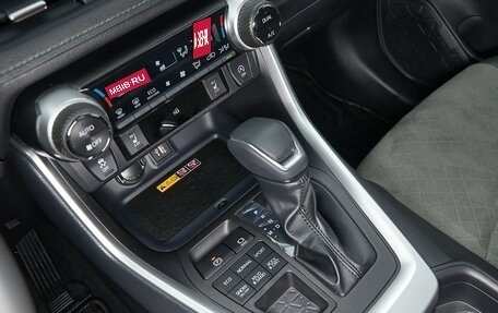 Toyota RAV4, 2025 год, 4 299 000 рублей, 23 фотография