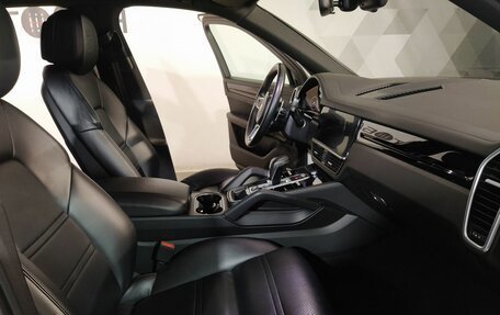 Porsche Cayenne III, 2018 год, 5 499 000 рублей, 26 фотография