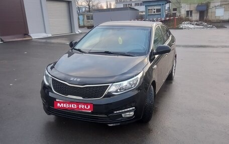 KIA Rio III рестайлинг, 2017 год, 900 000 рублей, 2 фотография