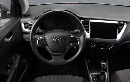 Hyundai Solaris II рестайлинг, 2021 год, 1 740 000 рублей, 8 фотография