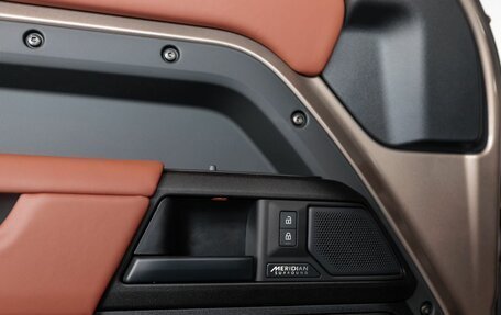 Land Rover Defender II, 2025 год, 27 790 000 рублей, 23 фотография