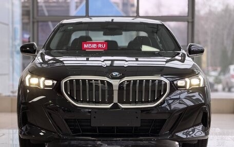 BMW 5 серия, 2025 год, 8 300 000 рублей, 2 фотография