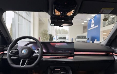 BMW 5 серия, 2025 год, 8 300 000 рублей, 13 фотография