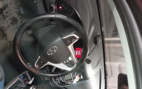 Hyundai Solaris II рестайлинг, 2012 год, 780 000 рублей, 3 фотография