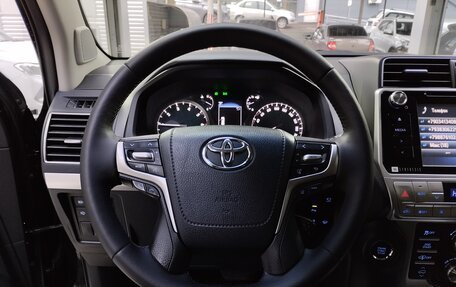 Toyota Land Cruiser Prado 150 рестайлинг 2, 2020 год, 6 450 000 рублей, 8 фотография