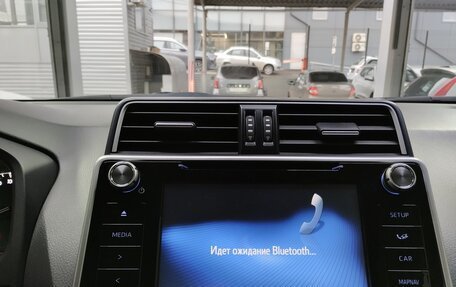 Toyota Land Cruiser Prado 150 рестайлинг 2, 2020 год, 6 450 000 рублей, 11 фотография