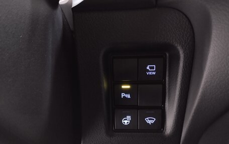 Toyota Land Cruiser Prado 150 рестайлинг 2, 2020 год, 6 450 000 рублей, 15 фотография