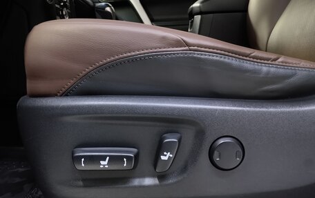 Toyota Land Cruiser Prado 150 рестайлинг 2, 2020 год, 6 450 000 рублей, 18 фотография