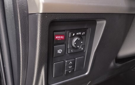 Toyota Land Cruiser Prado 150 рестайлинг 2, 2020 год, 6 450 000 рублей, 16 фотография