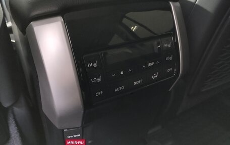 Toyota Land Cruiser Prado 150 рестайлинг 2, 2020 год, 6 450 000 рублей, 20 фотография