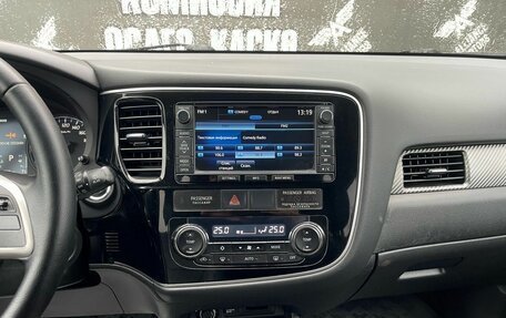 Mitsubishi Outlander III рестайлинг 3, 2012 год, 1 320 000 рублей, 21 фотография