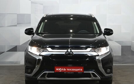 Mitsubishi Outlander III рестайлинг 3, 2022 год, 3 200 000 рублей, 3 фотография