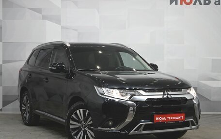 Mitsubishi Outlander III рестайлинг 3, 2022 год, 3 200 000 рублей, 4 фотография