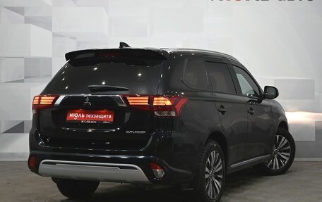 Mitsubishi Outlander III рестайлинг 3, 2022 год, 3 200 000 рублей, 8 фотография