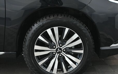 Mitsubishi Outlander III рестайлинг 3, 2022 год, 3 200 000 рублей, 13 фотография