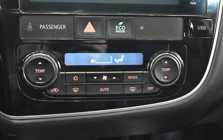 Mitsubishi Outlander III рестайлинг 3, 2022 год, 3 200 000 рублей, 21 фотография