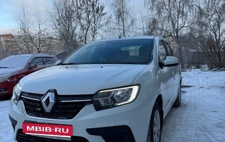 Renault Logan II, 2021 год, 1 077 000 рублей, 2 фотография