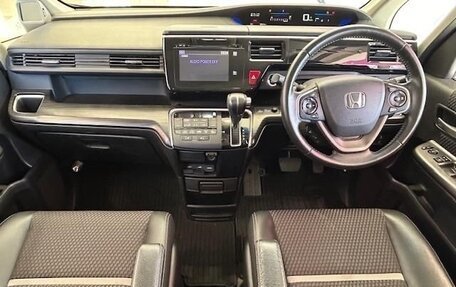 Honda Stepwgn IV, 2015 год, 1 900 000 рублей, 15 фотография